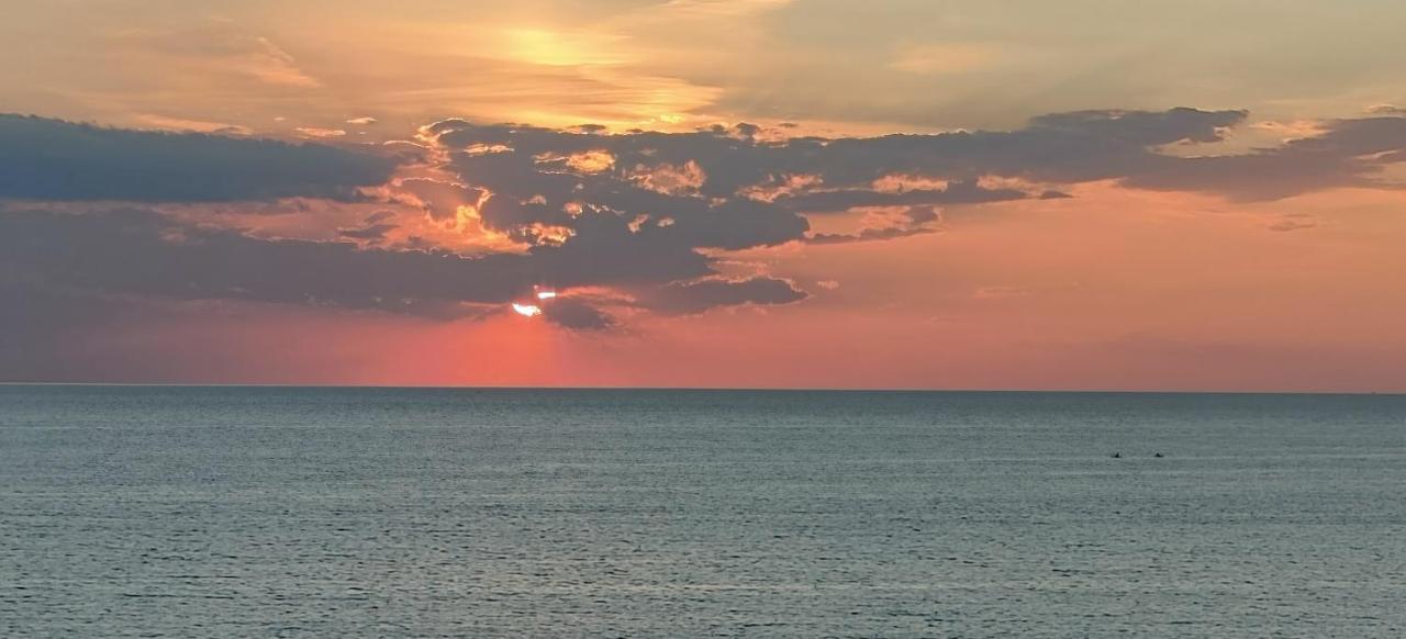 Sunset Bay Bed and Breakfast Torre Suda Buitenkant foto