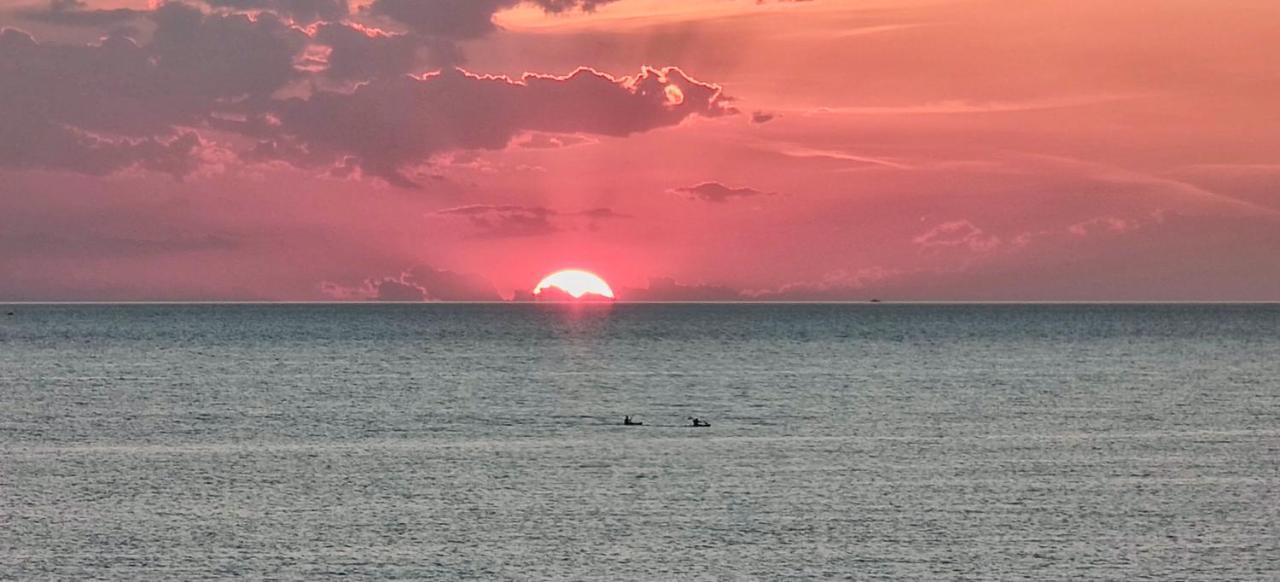 Sunset Bay Bed and Breakfast Torre Suda Buitenkant foto
