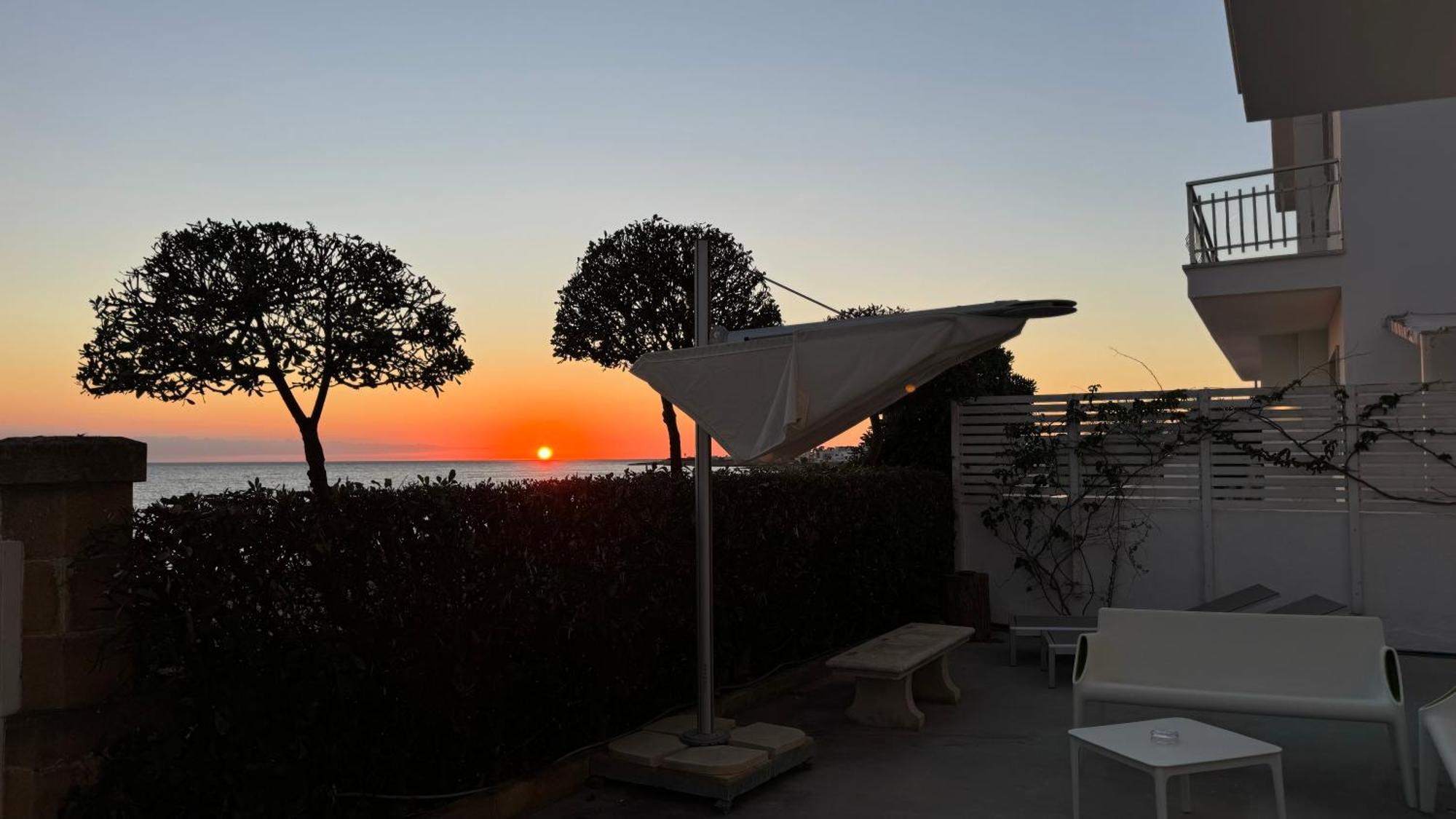 Sunset Bay Bed and Breakfast Torre Suda Buitenkant foto