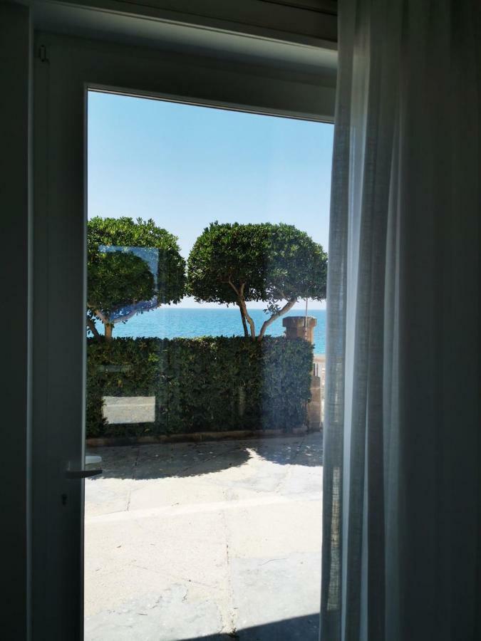 Sunset Bay Bed and Breakfast Torre Suda Buitenkant foto