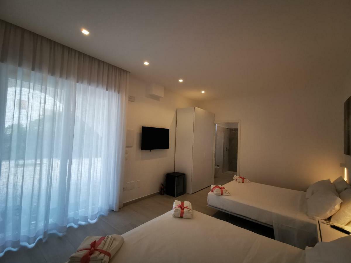 Sunset Bay Bed and Breakfast Torre Suda Buitenkant foto