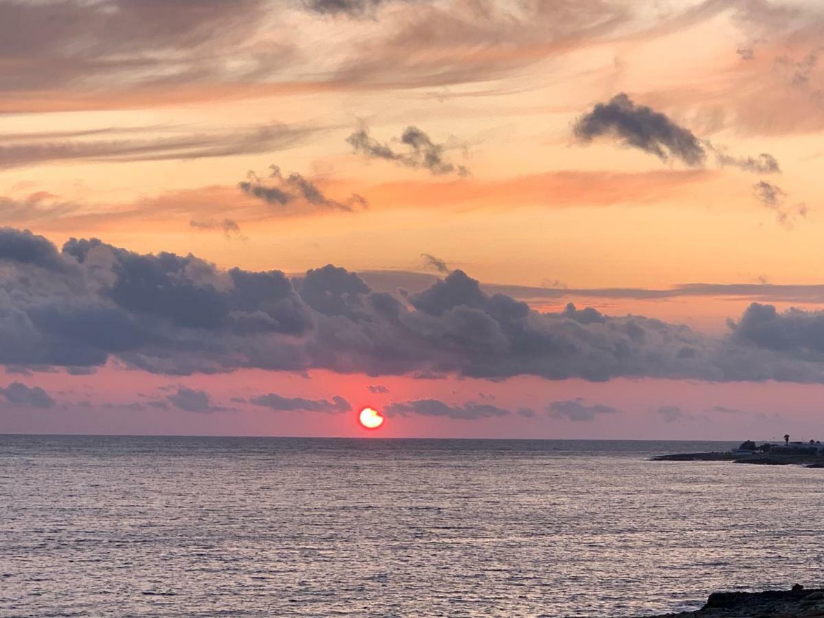 Sunset Bay Bed and Breakfast Torre Suda Buitenkant foto