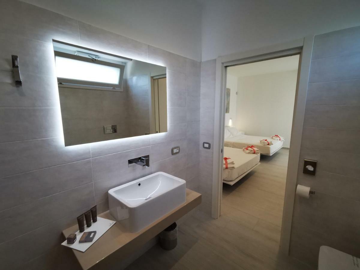 Sunset Bay Bed and Breakfast Torre Suda Buitenkant foto